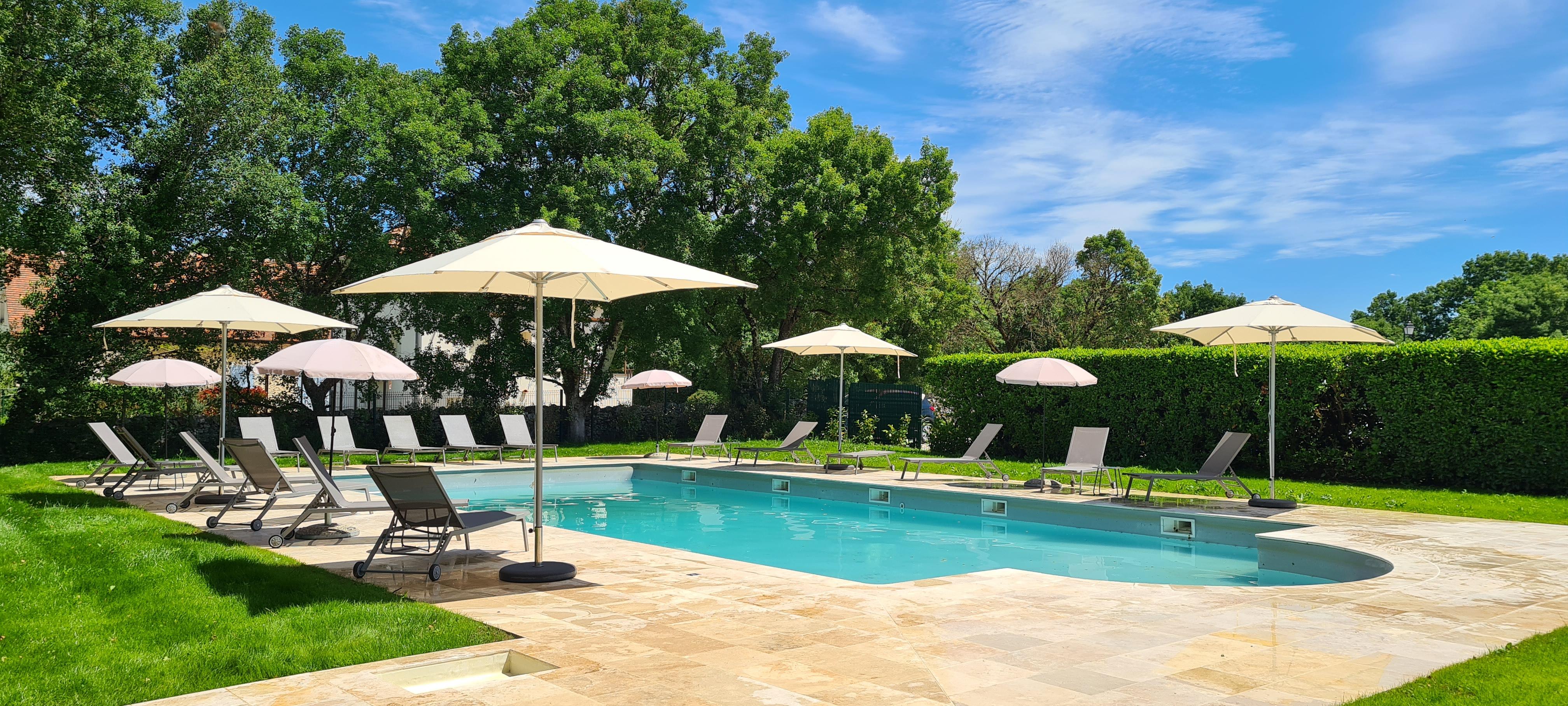 Hotel Logis - Le Belvedere - 2 Etoiles Et Restaurant 2*